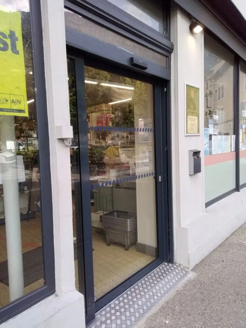 Open Control Installation Porte Automatique Cannes Benefices Clients Des Portes Automatiques Securisees